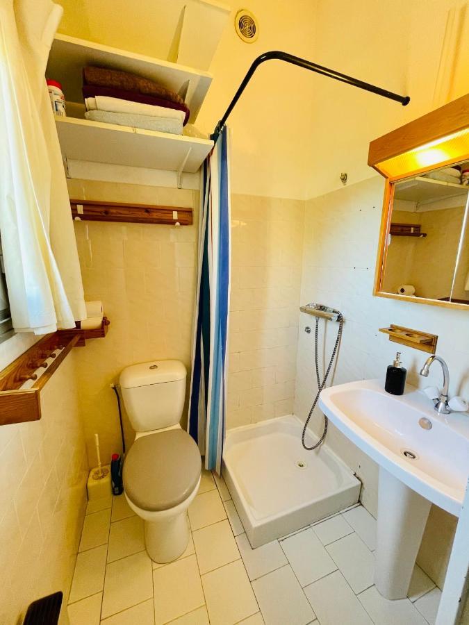 Bel Appartement Avec Mezzanine, Vue Mer Et Piscine Cogolin Exterior foto